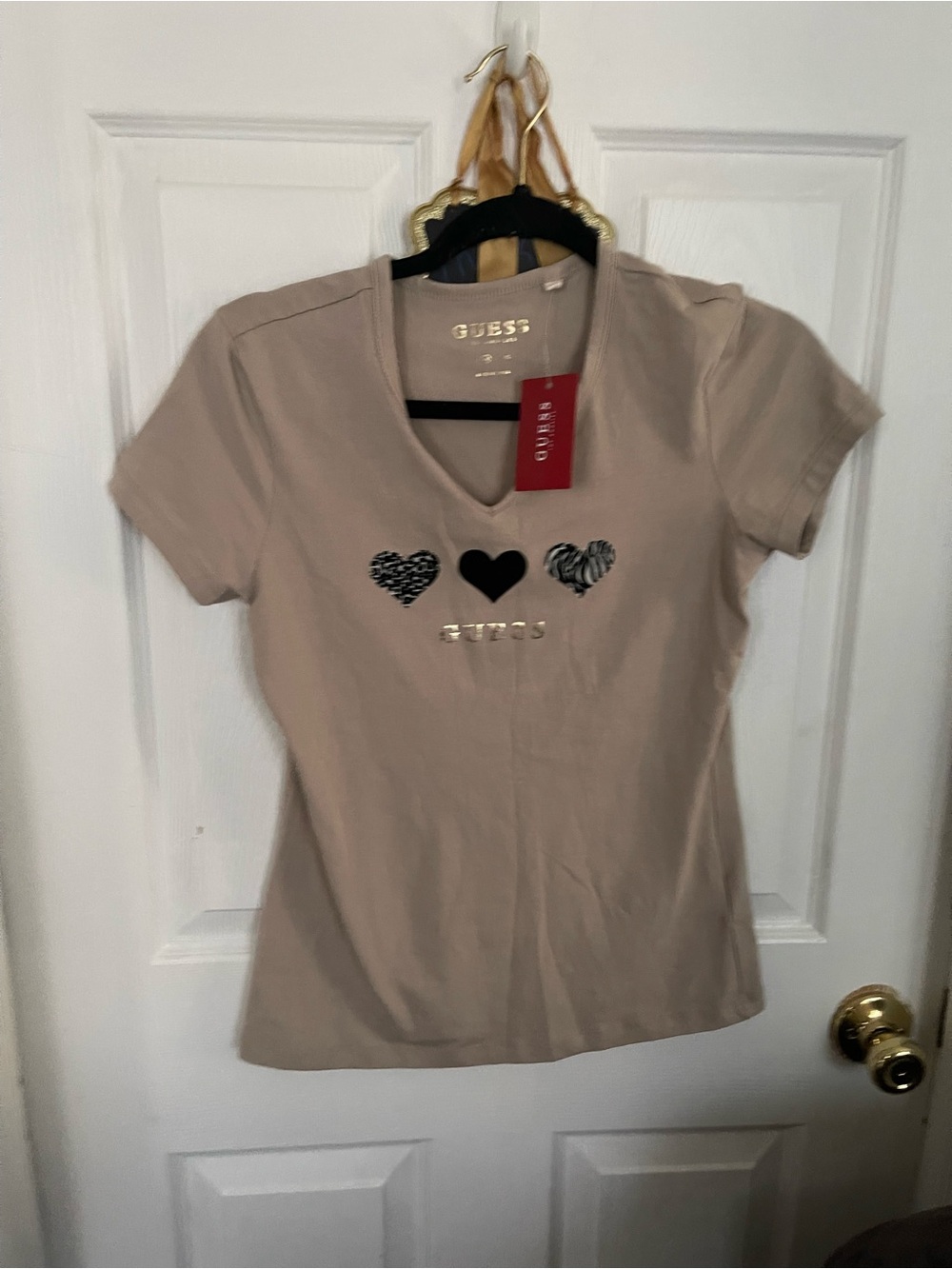 GUESS Beige Short-Sleeve V-Neck Tee with Heart Graphics